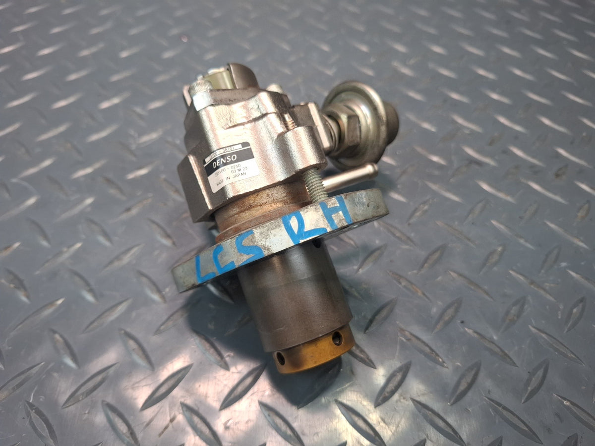 10-12 Lexus UVF46L LS600h Engine High Pressure Fuel Pump 23100-38101 OEM