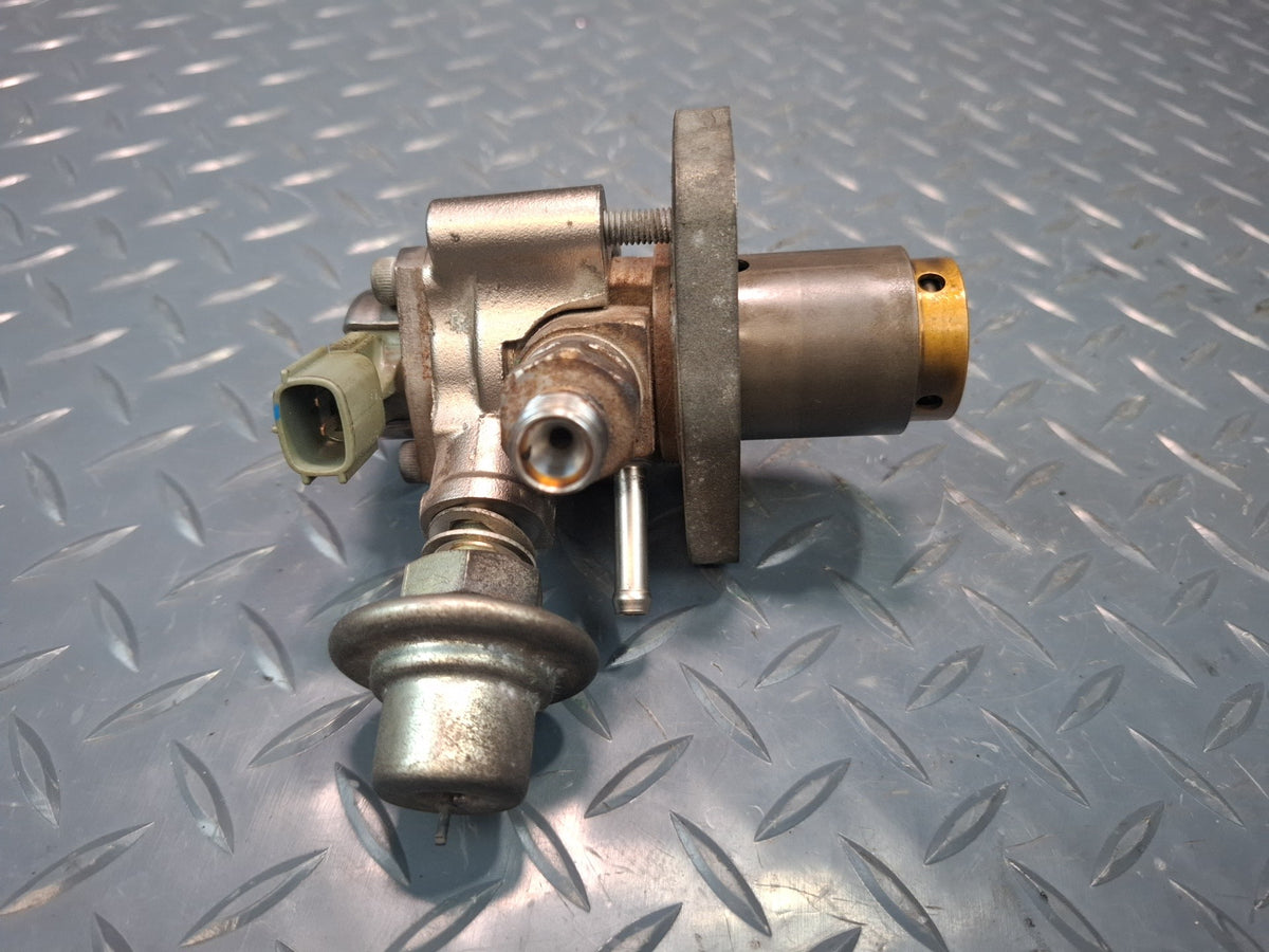 10-12 Lexus UVF46L LS600h Engine High Pressure Fuel Pump 23100-38101 OEM
