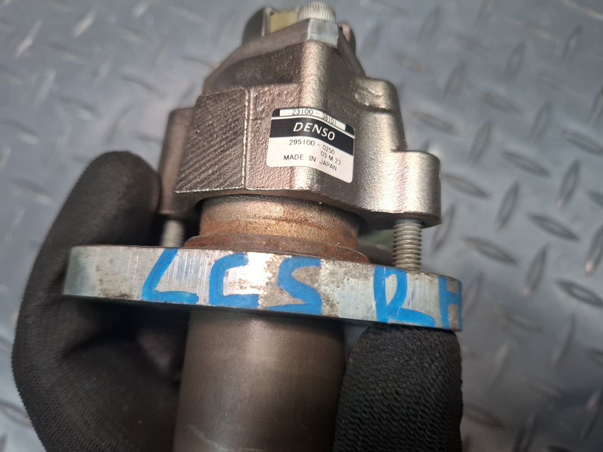 10-12 Lexus UVF46L LS600h Engine High Pressure Fuel Pump 23100-38101 OEM