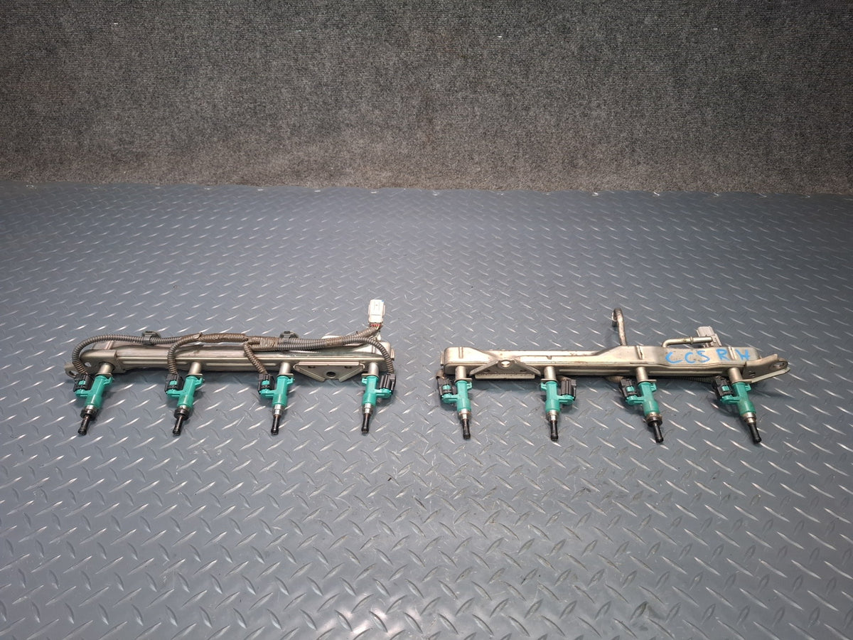 10-12 Lexus UVF46L LS600h 2URFSE Set of 2 Left & Right Fuel Rail w Injectors OEM