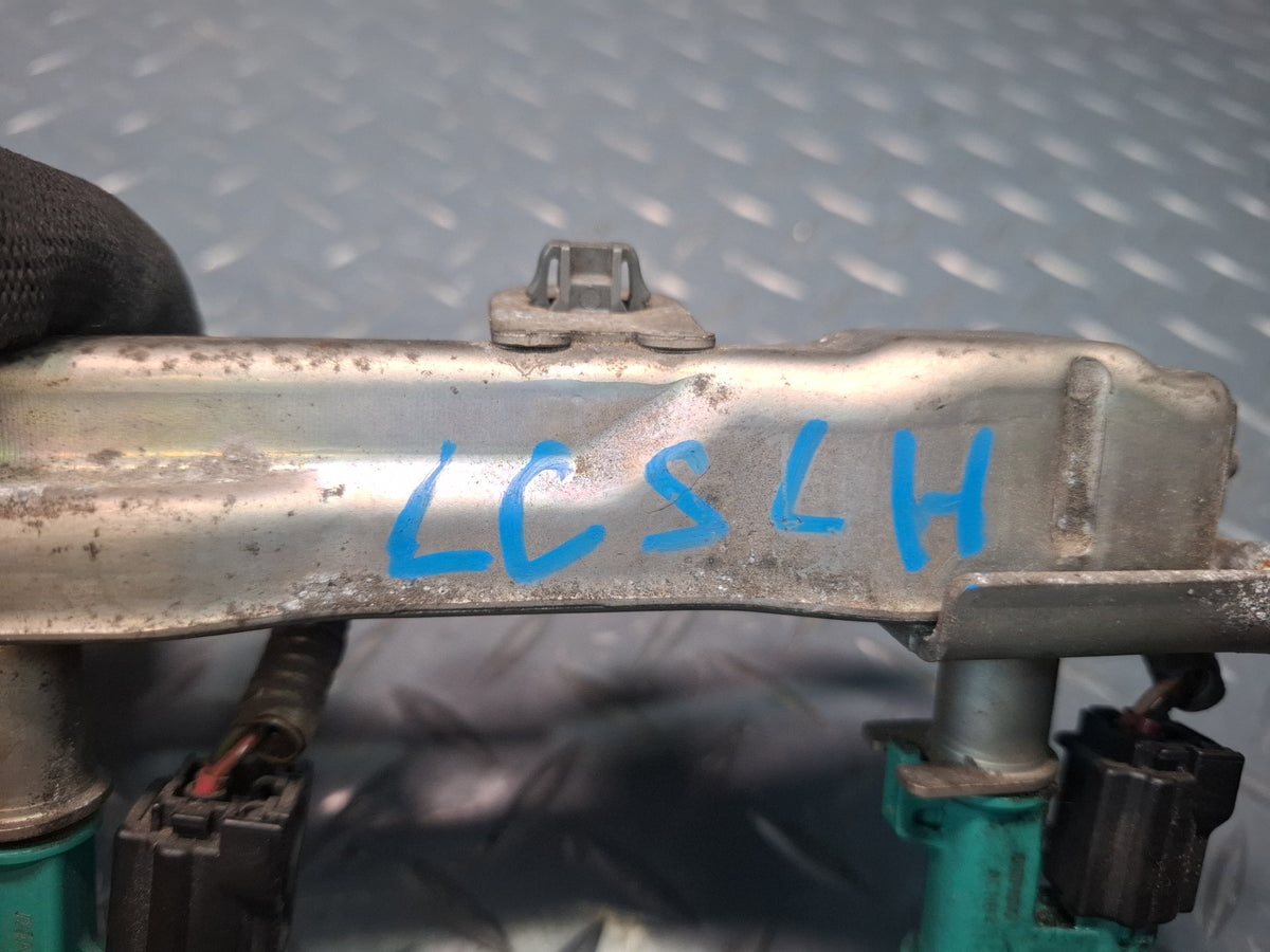 10-12 Lexus UVF46L LS600h 2URFSE Set of 2 Left & Right Fuel Rail w Injectors OEM