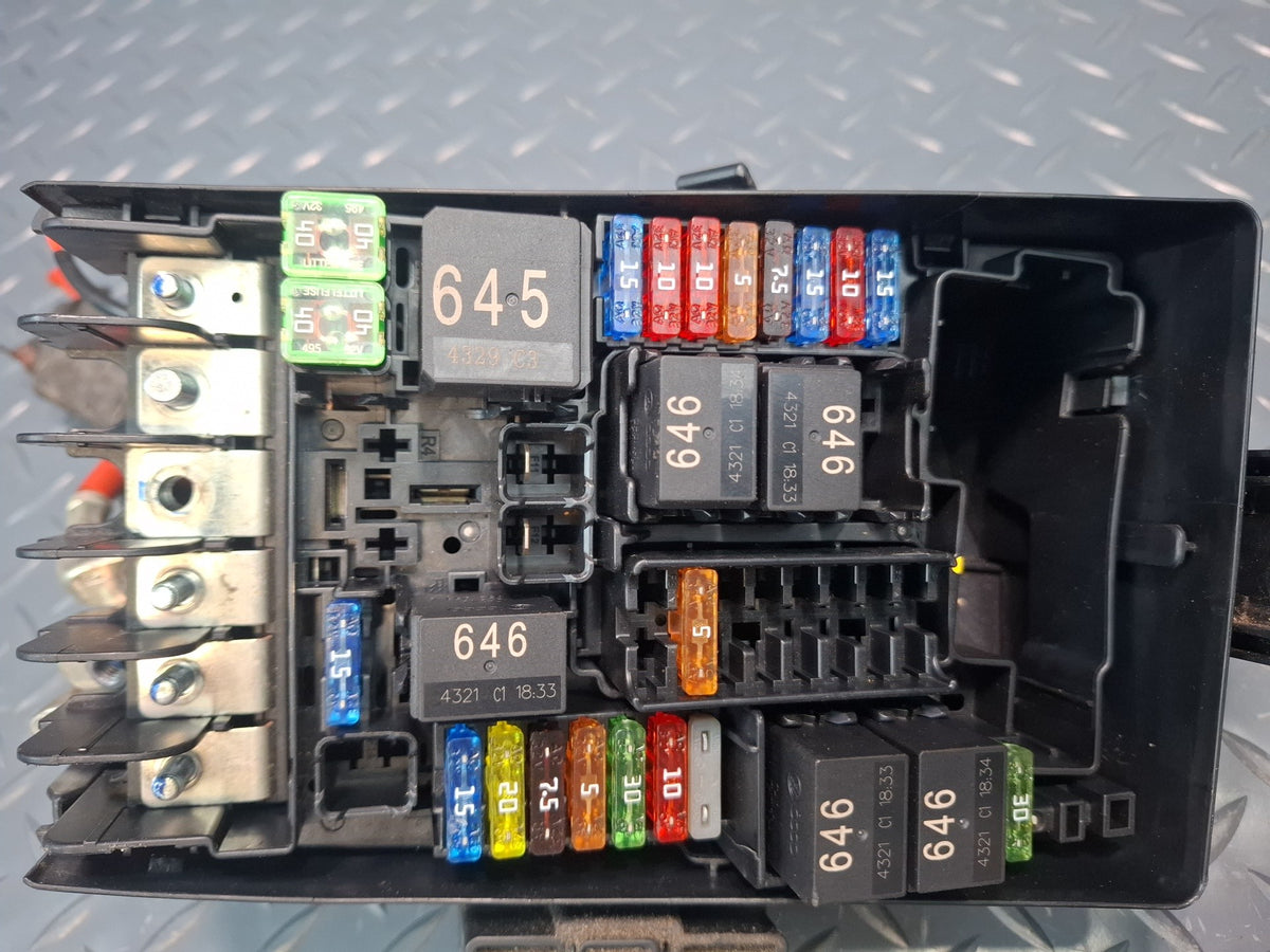 17-20 Audi S3 8VS Engine Bay Fuse Relay Box 5Q0907361C OEM