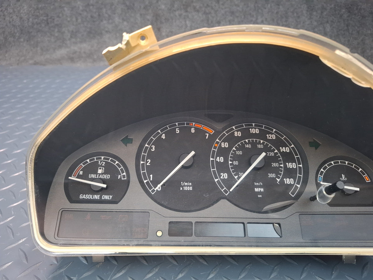 1994-1997 BMW E31 840Ci M62 Instrument Cluster Gauge Speedometer 8354451 Damaged