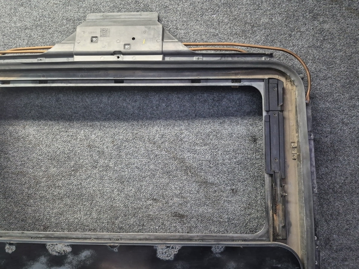1994-1997 BMW E31 840Ci Sunroof Panel Frame Assembly