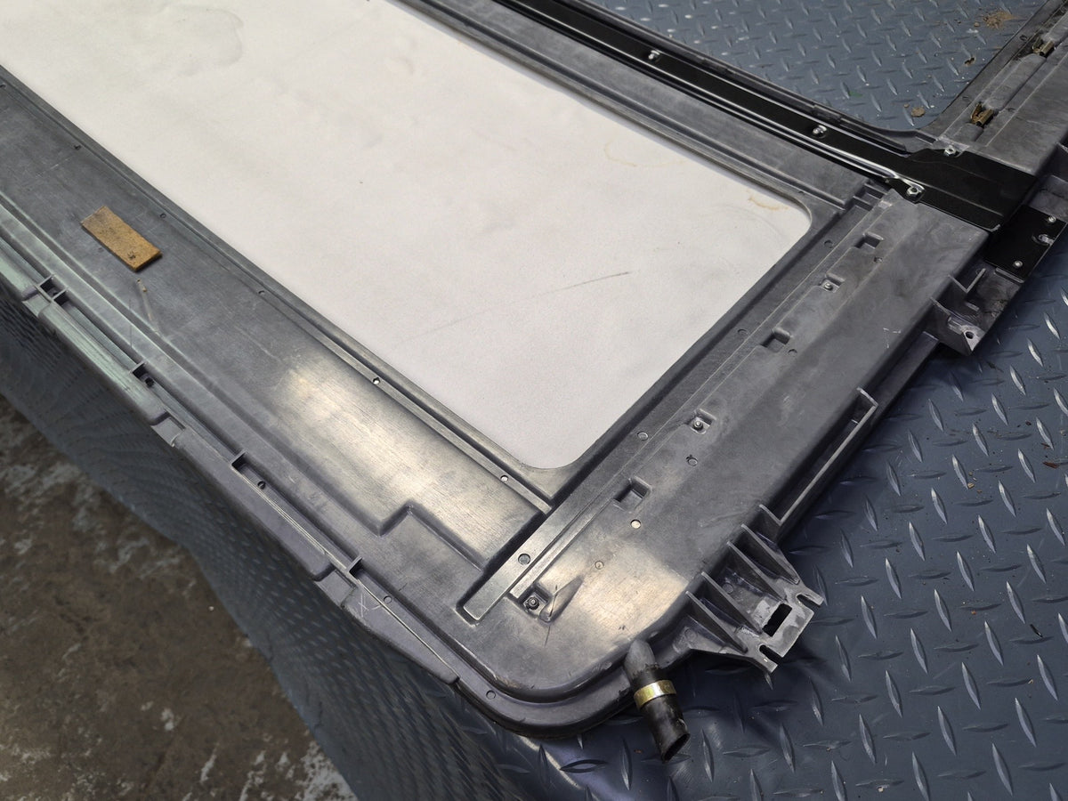 1994-1997 BMW E31 840Ci Sunroof Panel Frame Assembly