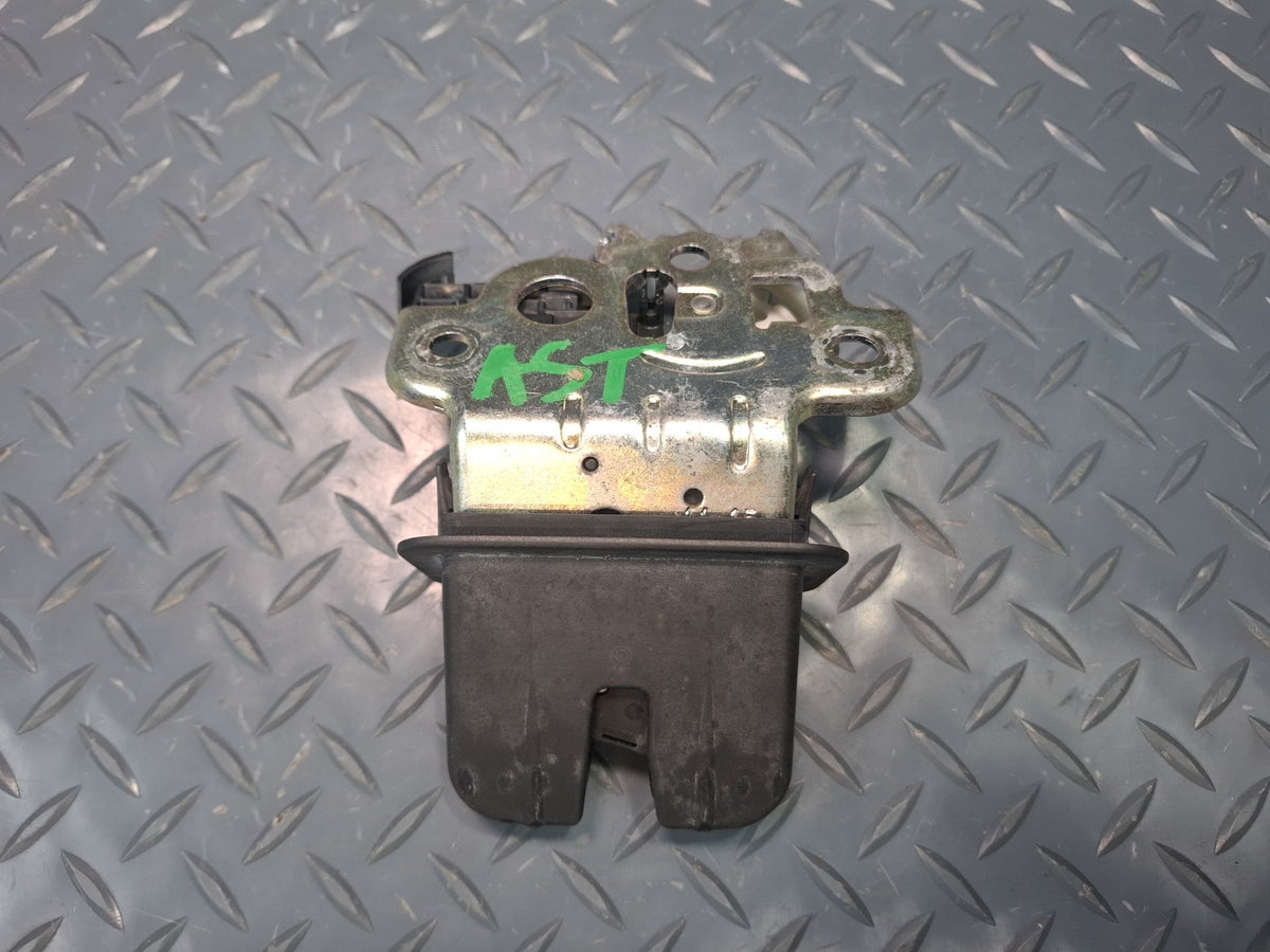 15-20 Audi S3 8VS Rear Tailgate Trunk Lock Latch Actuator 4H0827505A OEM