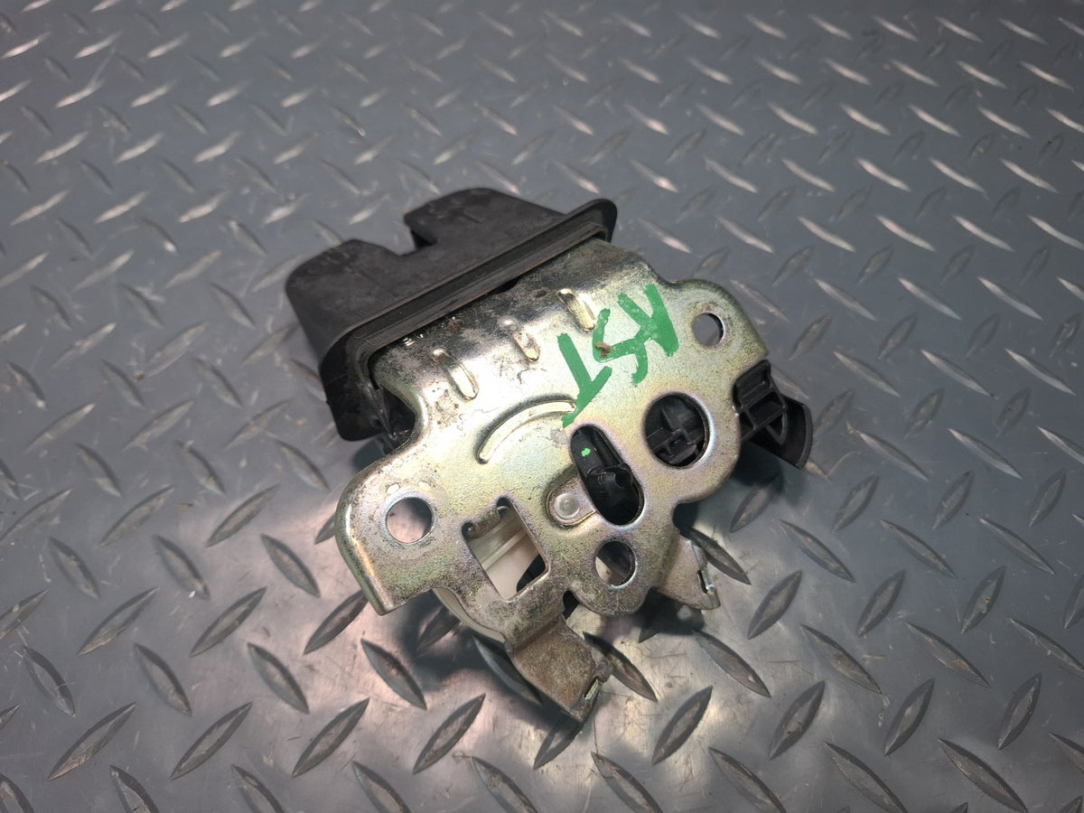 15-20 Audi S3 8VS Rear Tailgate Trunk Lock Latch Actuator 4H0827505A OEM