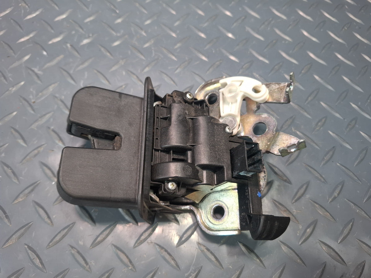 15-20 Audi S3 8VS Rear Tailgate Trunk Lock Latch Actuator 4H0827505A OEM