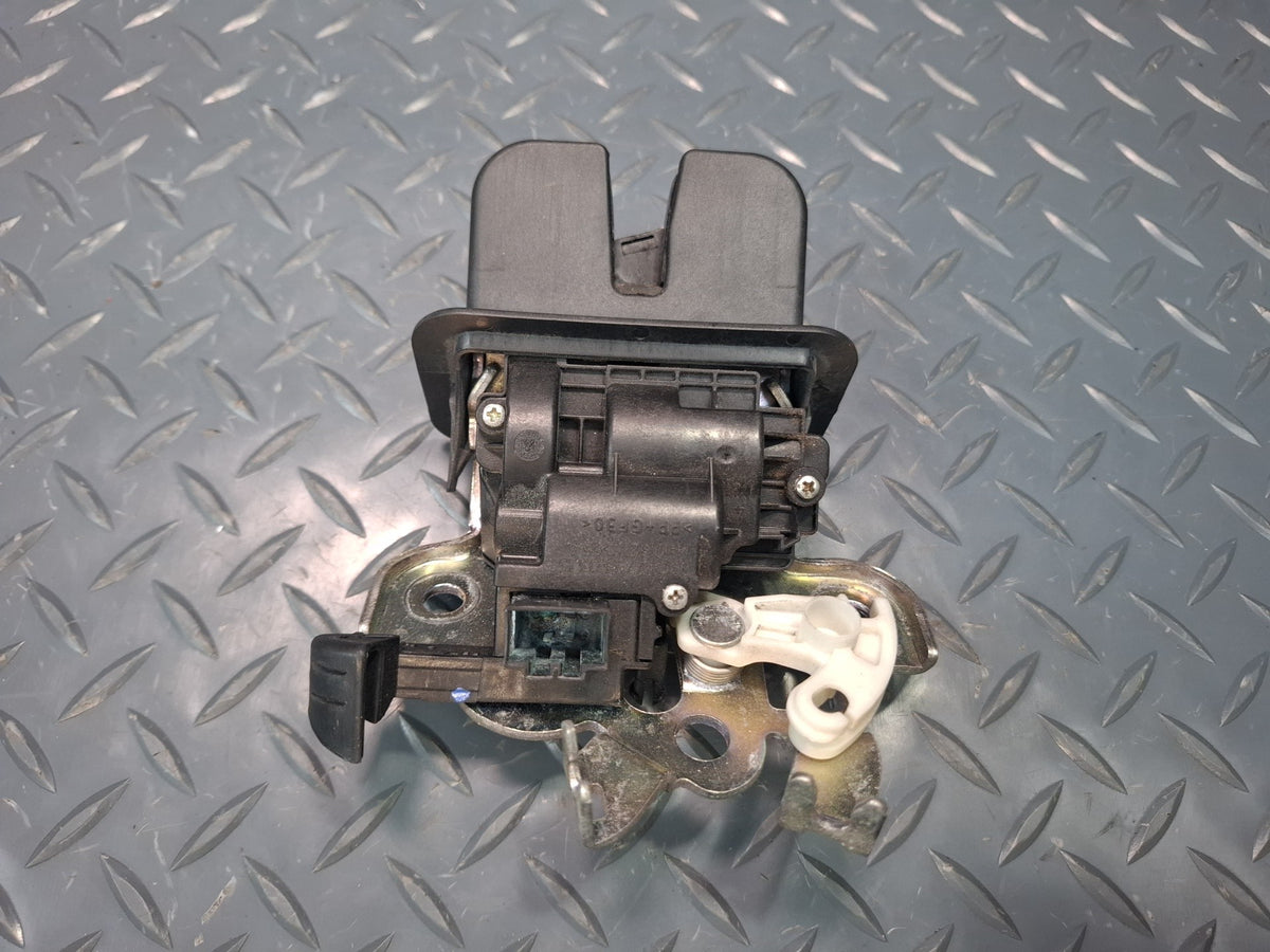 15-20 Audi S3 8VS Rear Tailgate Trunk Lock Latch Actuator 4H0827505A OEM