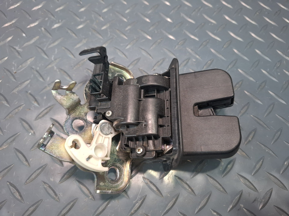 15-20 Audi S3 8VS Rear Tailgate Trunk Lock Latch Actuator 4H0827505A OEM