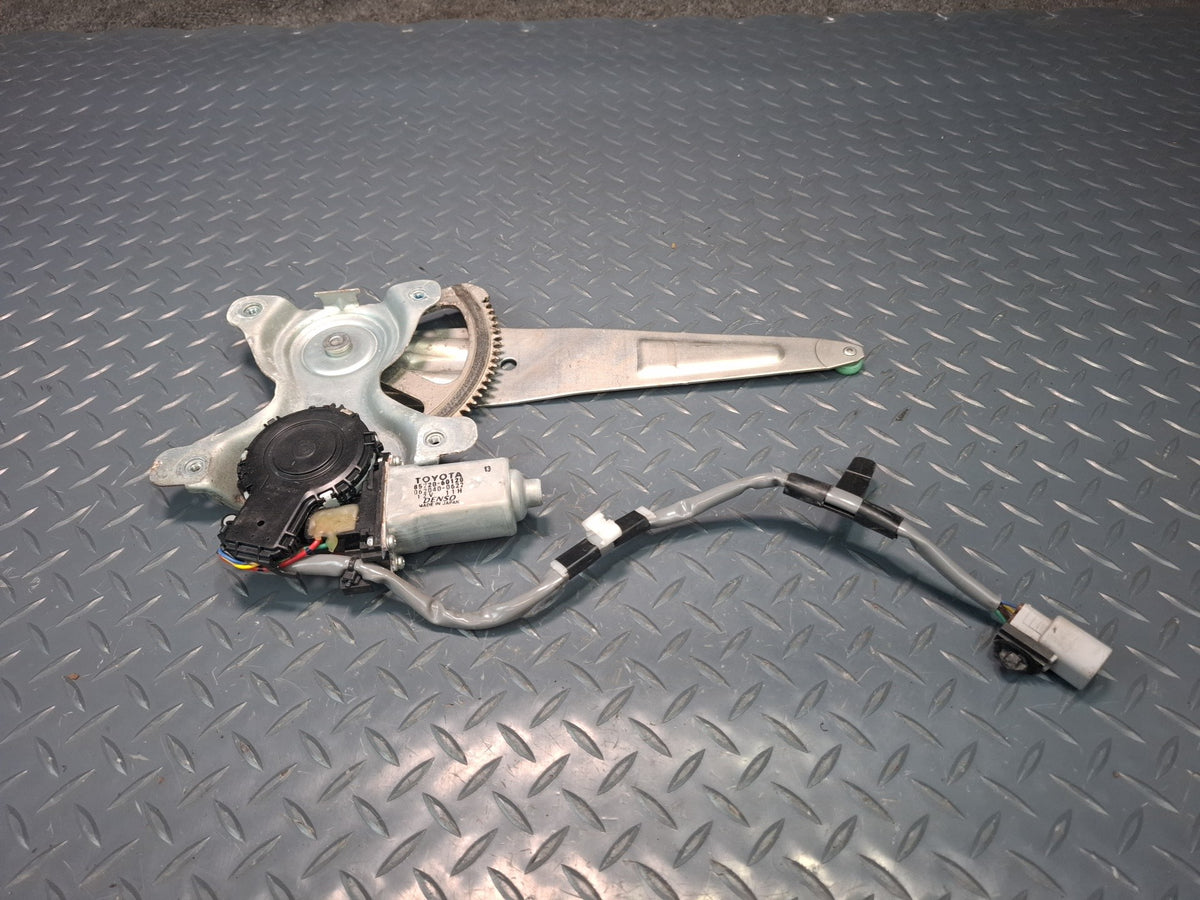 1998-2007 Lexus UZJ100L LX470 Rear Right Door Window Regulator W/ Motor