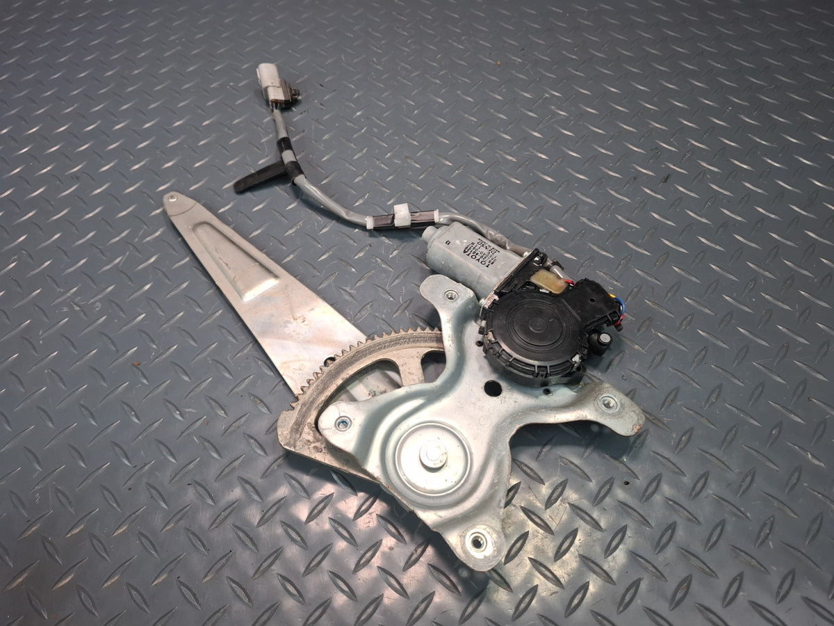 1998-2007 Lexus UZJ100L LX470 Rear Right Door Window Regulator W/ Motor