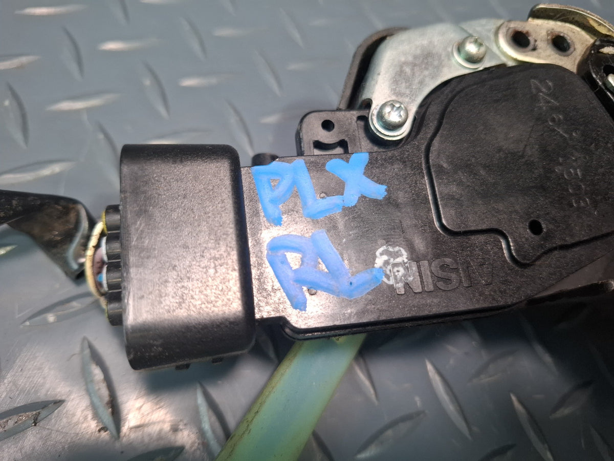 2003-2007 Lexus UZJ100L LX470 Rear Left Side Door Lock Latch Actuator W/ Handle