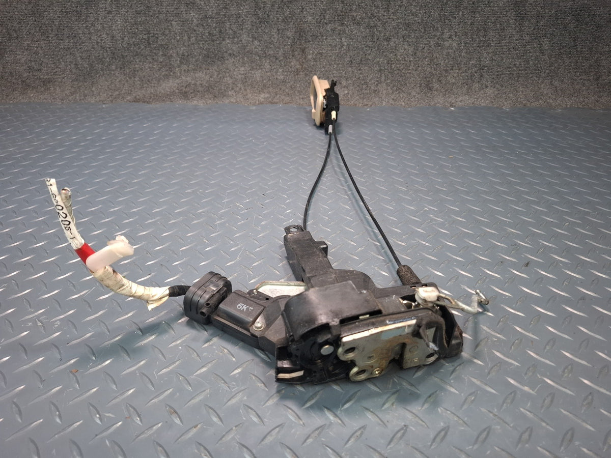 2003-2007 Lexus UZJ100L LX470 Front Left Side Door Lock Latch Actuator W/ Handle
