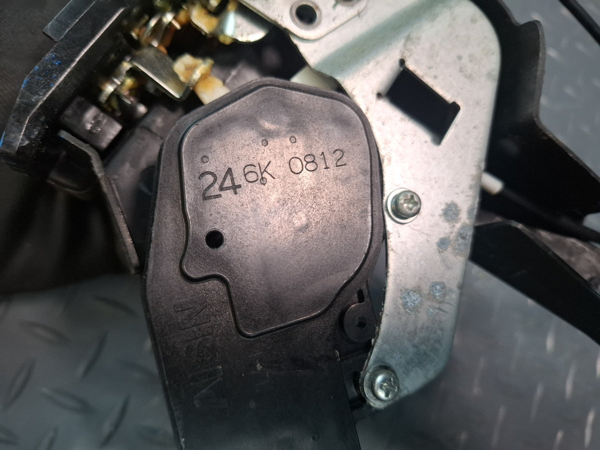 2003-2007 Lexus UZJ100L LX470 Front Left Side Door Lock Latch Actuator W/ Handle