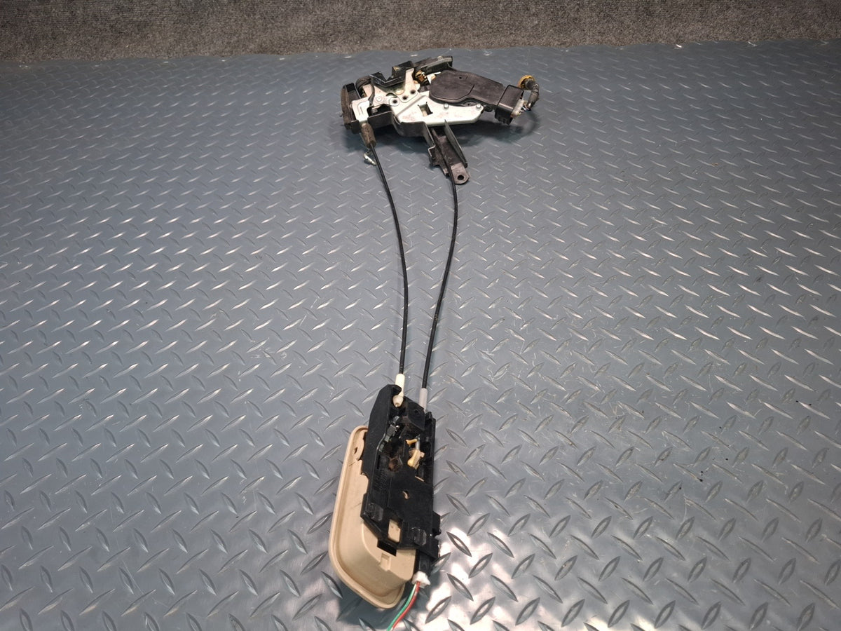 2003-2007 Lexus UZJ100L LX470 Front Right Side Door Lock Latch Actuator w Handle