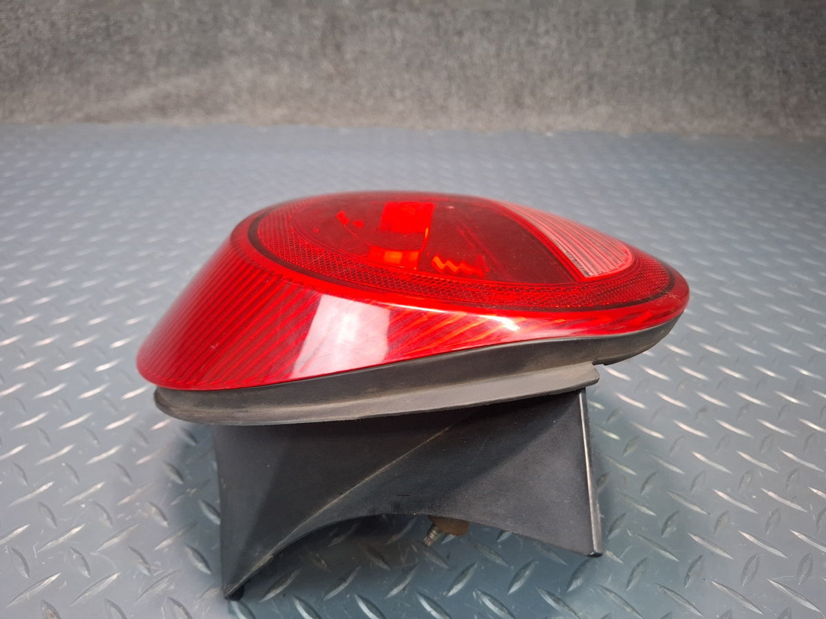 02-05 Ford Thunderbird Rear Right Passenger Side Tail Light Lamp Damaged