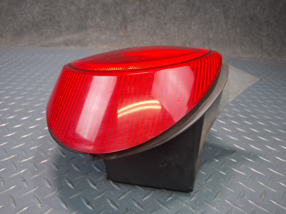 02-05 Ford Thunderbird Rear Right Passenger Side Tail Light Lamp Damaged