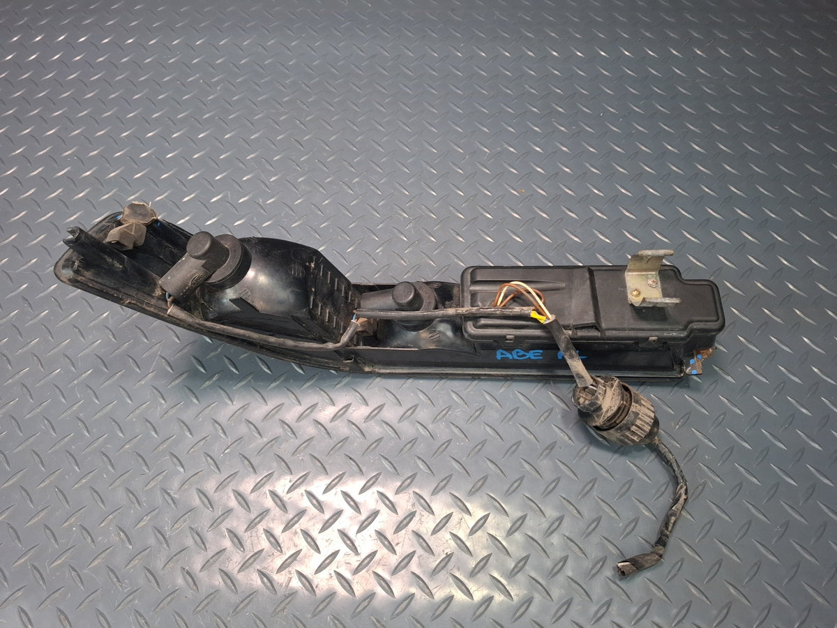 1994-1997 BMW E31 840Ci Front Left & Right Turn Signal Light Lamp Set Damaged