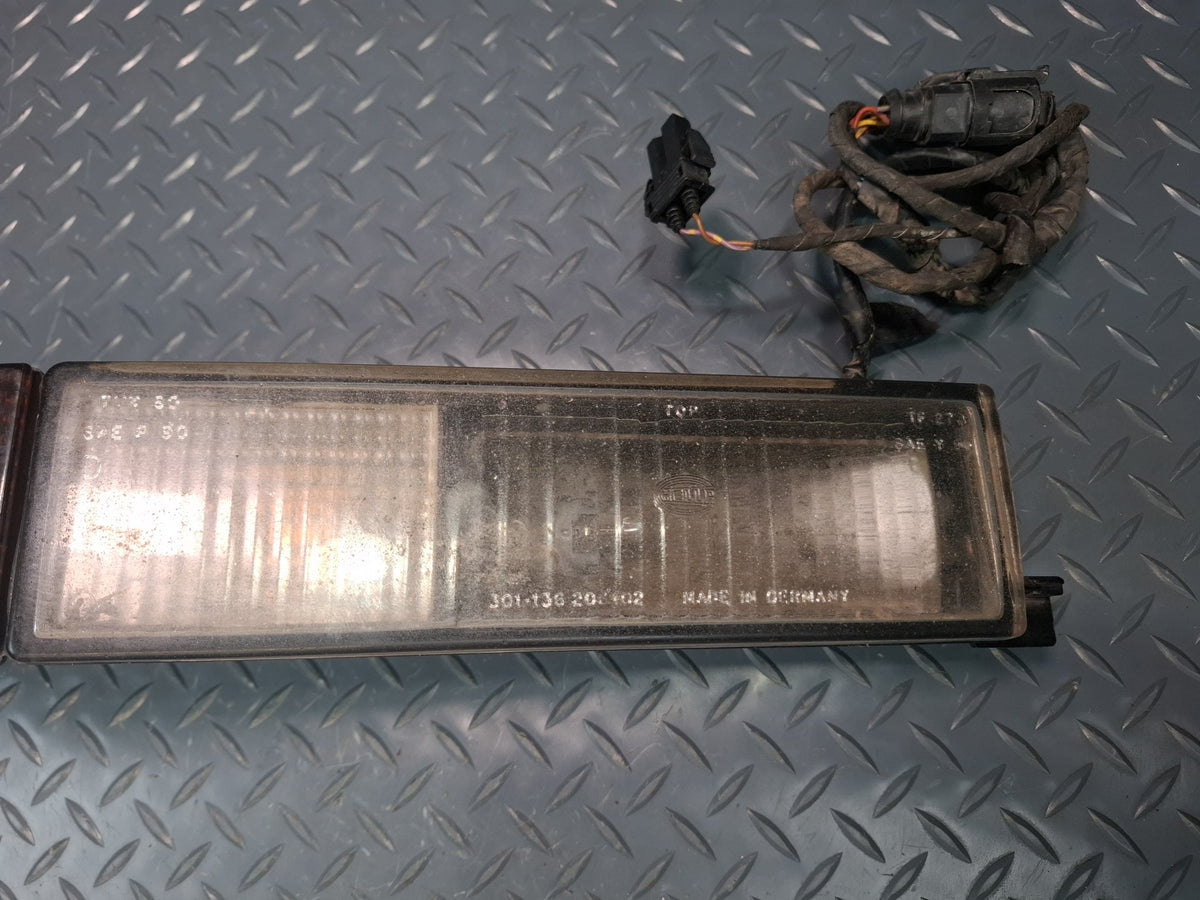 1994-1997 BMW E31 840Ci Front Left & Right Turn Signal Light Lamp Set Damaged