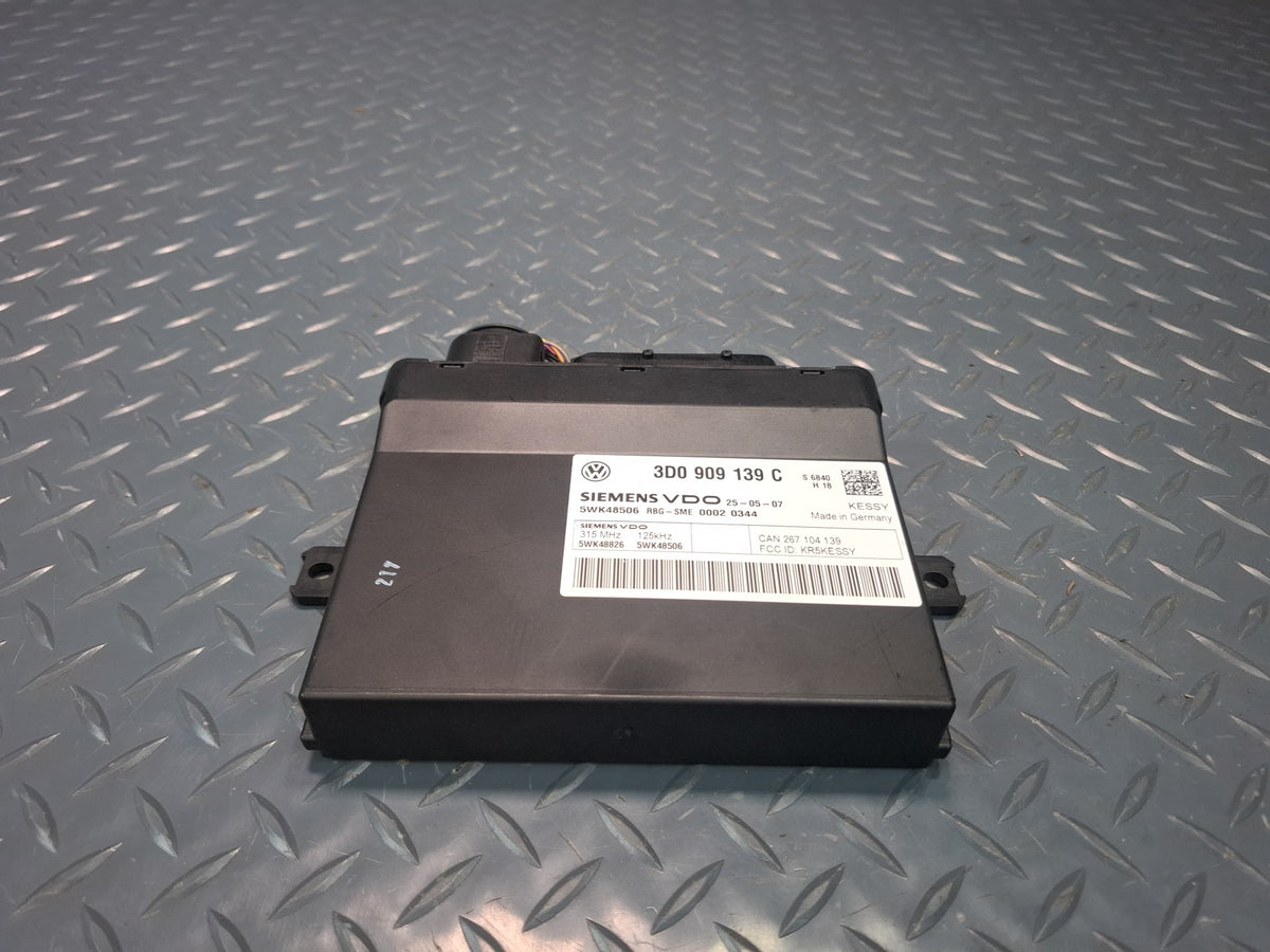 2008-2010 Porsche Cayenne 957 Keyless Immobilizer Theft Locking Control Module