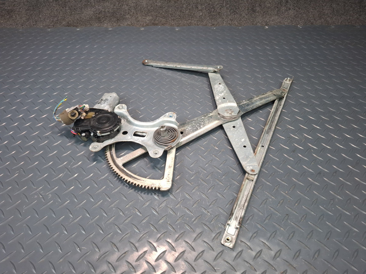 1998-2007 Lexus UZJ100L LX470 Front Right Door Window Regulator W/ Motor