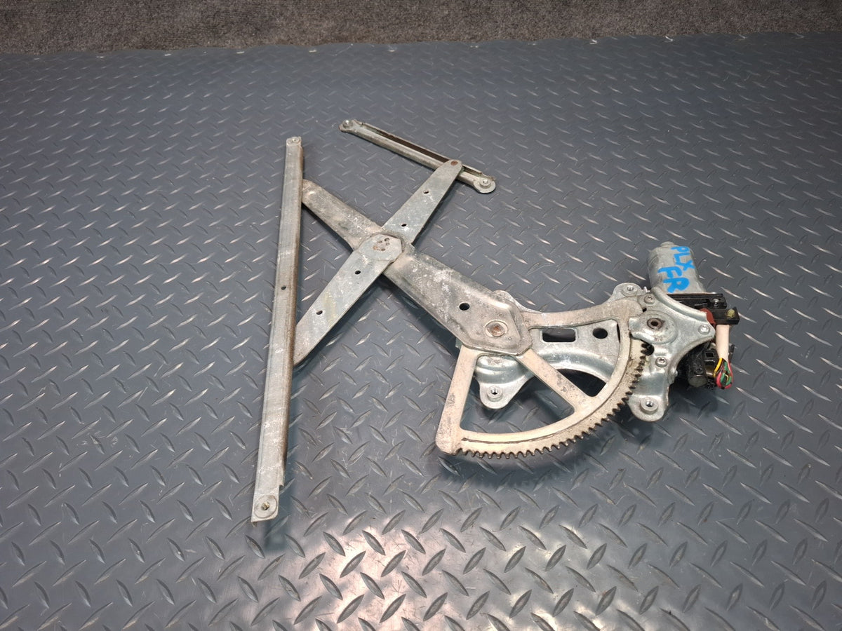 1998-2007 Lexus UZJ100L LX470 Front Right Door Window Regulator W/ Motor