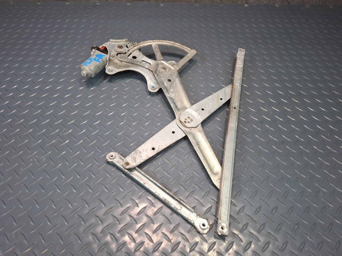 1998-2007 Lexus UZJ100L LX470 Front Right Door Window Regulator W/ Motor