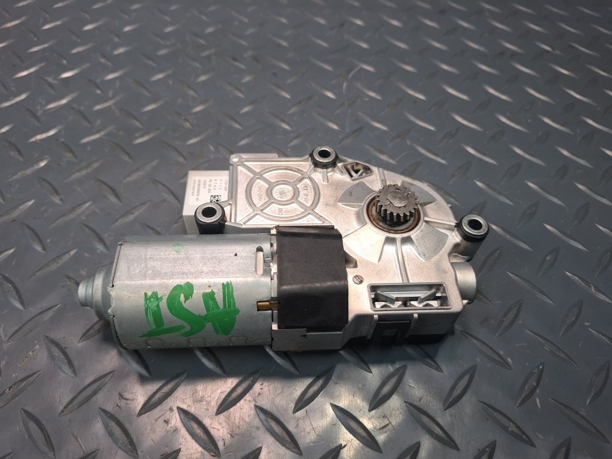 15-20 Audi A3 S3 8VS Sunroof Motor Sun Roof Window Motor 8V3959591A OEM