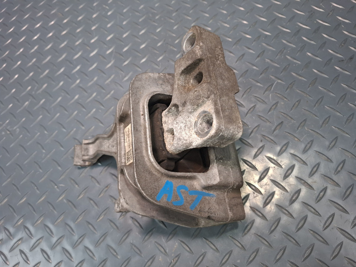 15-20 Audi S3 8VS Front Right Engine Motor Mount 5Q0199262BK OEM