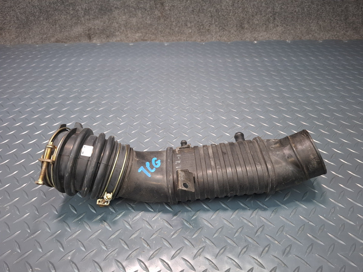 84-86 Toyota Cressida MX73 5MGE Engine Air Cleaner Intake Duct Tube