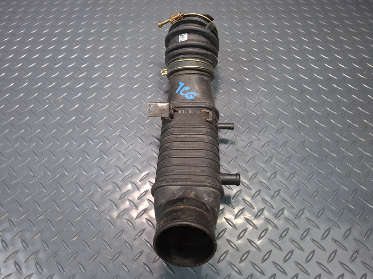 84-86 Toyota Cressida MX73 5MGE Engine Air Cleaner Intake Duct Tube