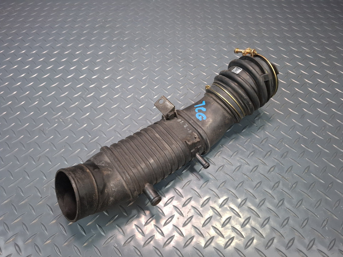 84-86 Toyota Cressida MX73 5MGE Engine Air Cleaner Intake Duct Tube
