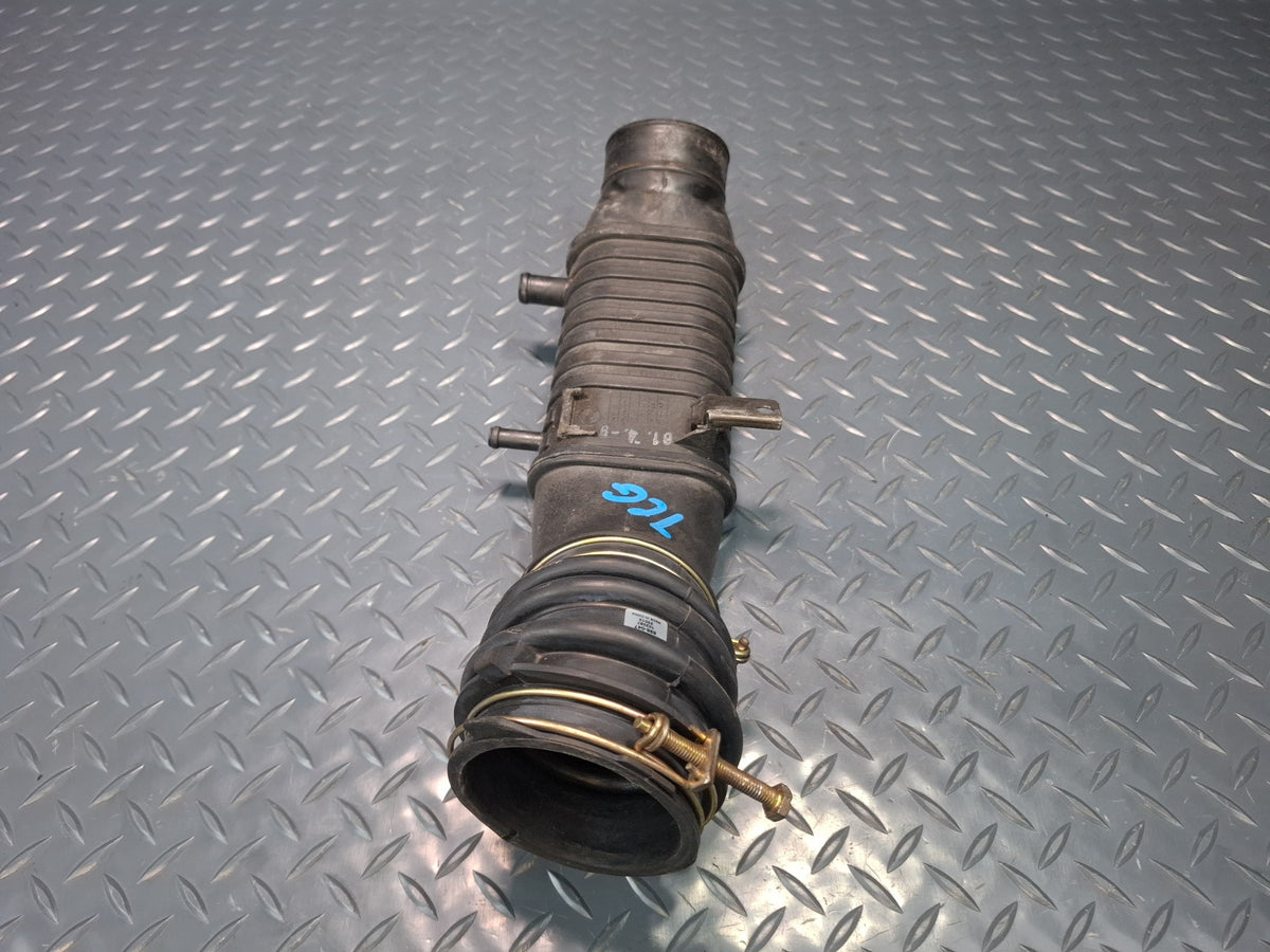 84-86 Toyota Cressida MX73 5MGE Engine Air Cleaner Intake Duct Tube