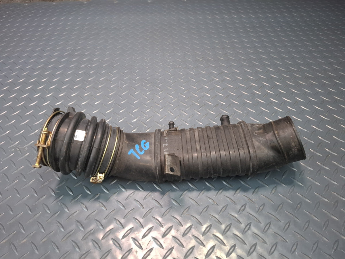 84-86 Toyota Cressida MX73 5MGE Engine Air Cleaner Intake Duct Tube