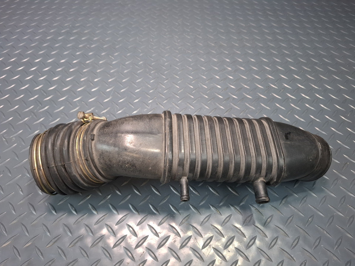 84-86 Toyota Cressida MX73 5MGE Engine Air Cleaner Intake Duct Tube