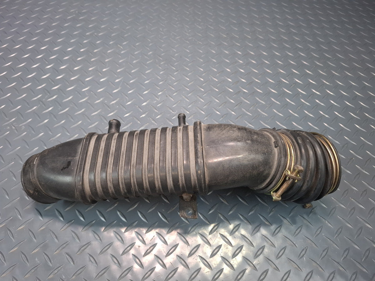 84-86 Toyota Cressida MX73 5MGE Engine Air Cleaner Intake Duct Tube