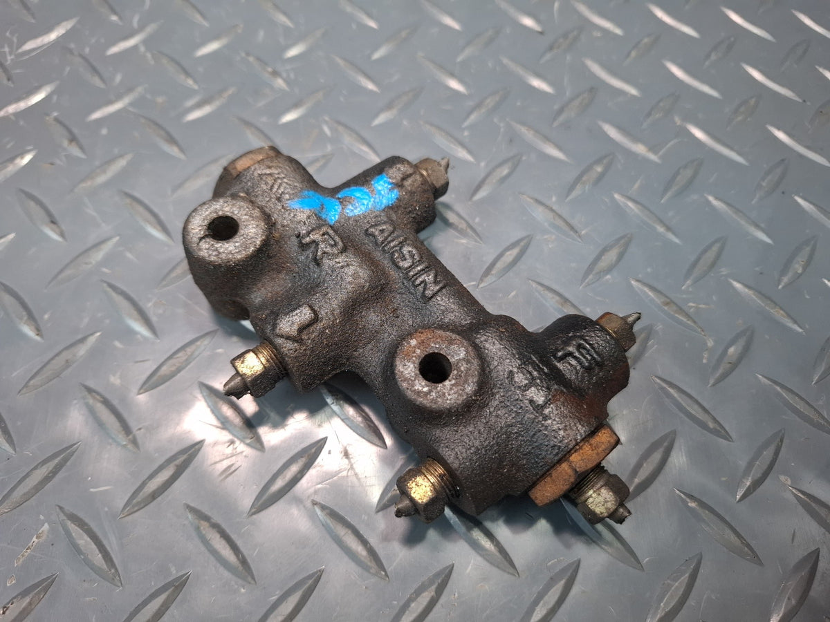 85-88 Toyota Cressida MX73 Sedan Brake Proportioning Valve OEM