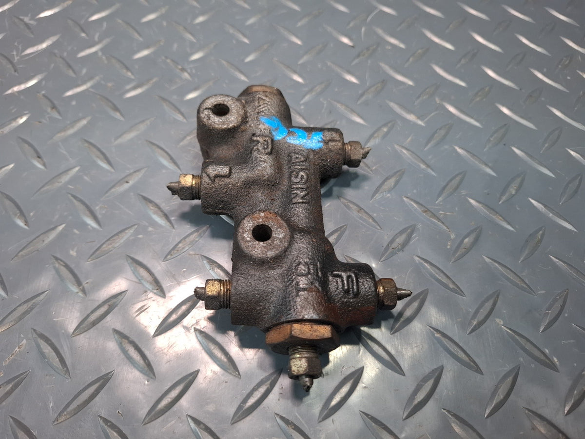 85-88 Toyota Cressida MX73 Sedan Brake Proportioning Valve OEM