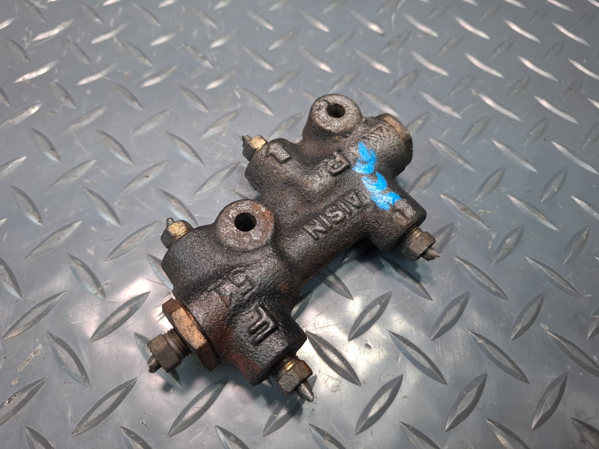 85-88 Toyota Cressida MX73 Sedan Brake Proportioning Valve OEM