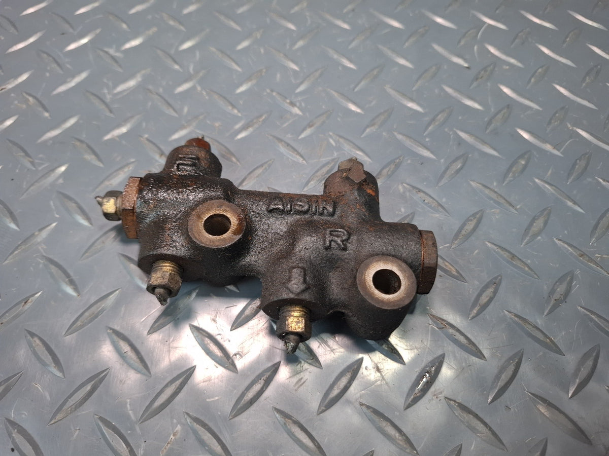 85-88 Toyota Cressida MX73 Sedan Brake Proportioning Valve OEM