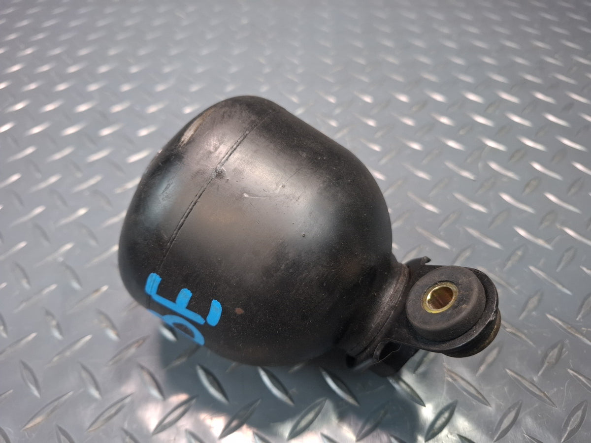 1994-1997 BMW E31 840Ci Brake Pressure Vacuum Accumulator 1162056