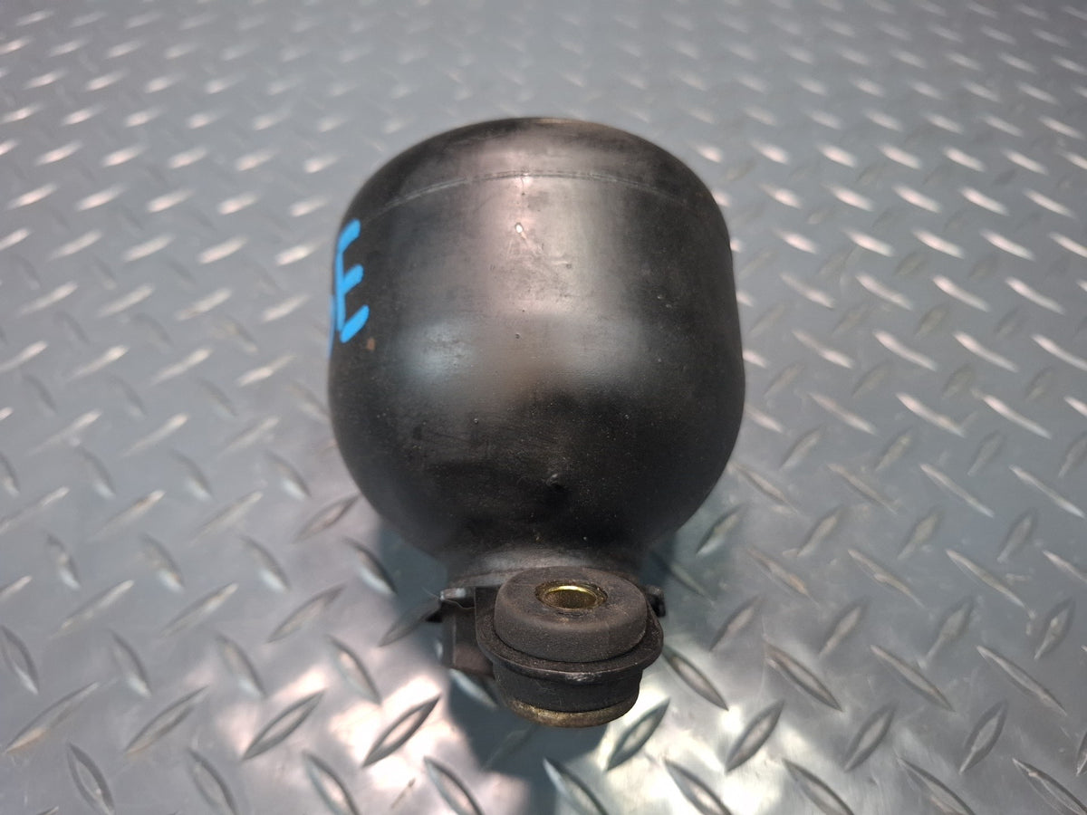 1994-1997 BMW E31 840Ci Brake Pressure Vacuum Accumulator 1162056