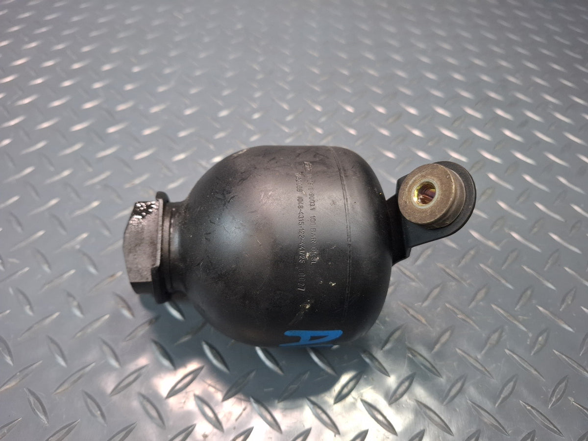 1994-1997 BMW E31 840Ci Brake Pressure Vacuum Accumulator 1162056