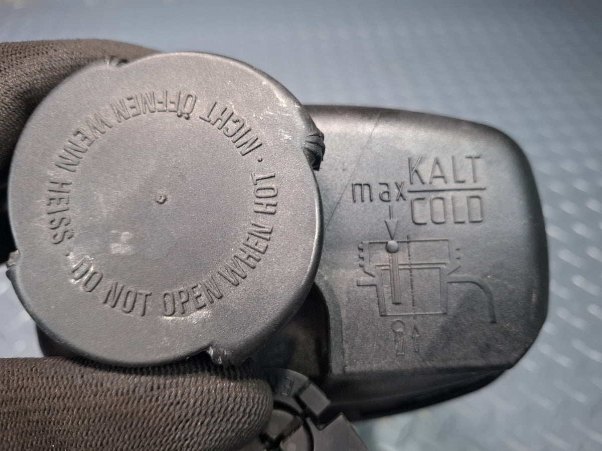 1994-1997 BMW E31 840Ci Engine Coolant Expansion Reservoir Tank