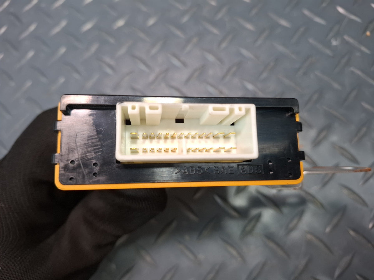 2003-2007 Lexus UZJ100L LX470 Outer Mirror Memory Control Module 89430-60040