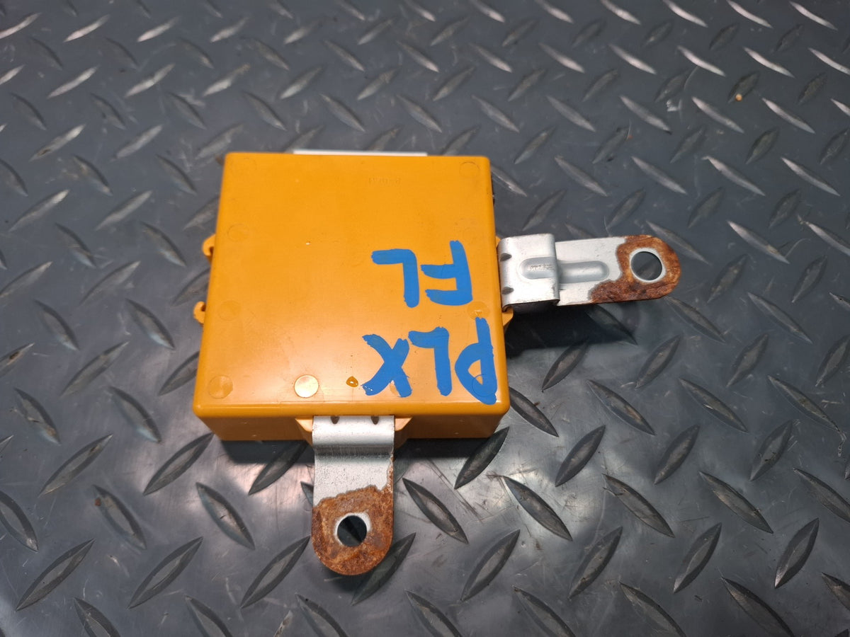 2003-2007 Lexus UZJ100L LX470 Outer Mirror Memory Control Module 89430-60040