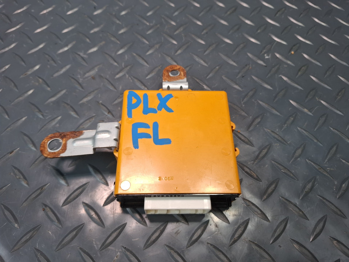 2003-2007 Lexus UZJ100L LX470 Outer Mirror Memory Control Module 89430-60040
