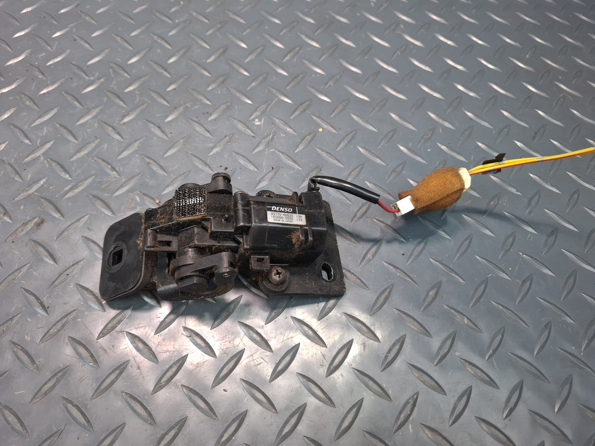 1998-2007 Lexus UZJ100L LX470 Rear Quarter Glass Vent Window Motor Set
