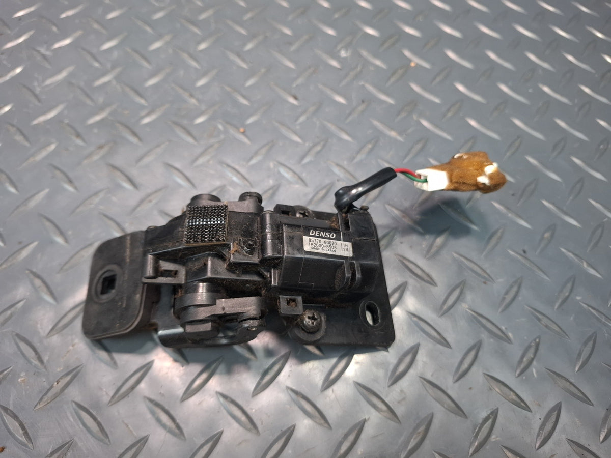 1998-2007 Lexus UZJ100L LX470 Rear Quarter Glass Vent Window Motor Set
